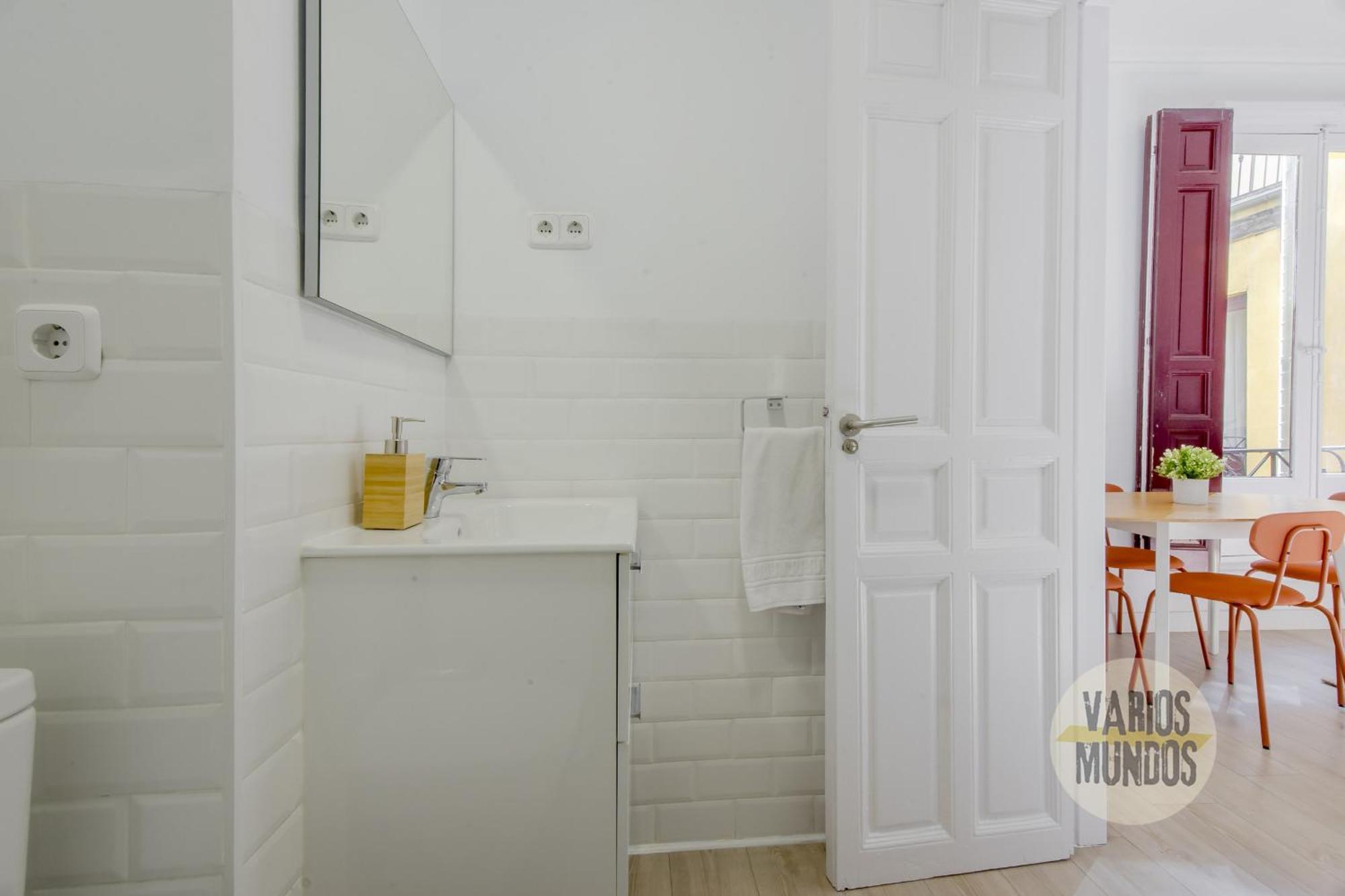 Elegant Apt Para 4Pax En Las Letras-Cortes Madrid Luaran gambar